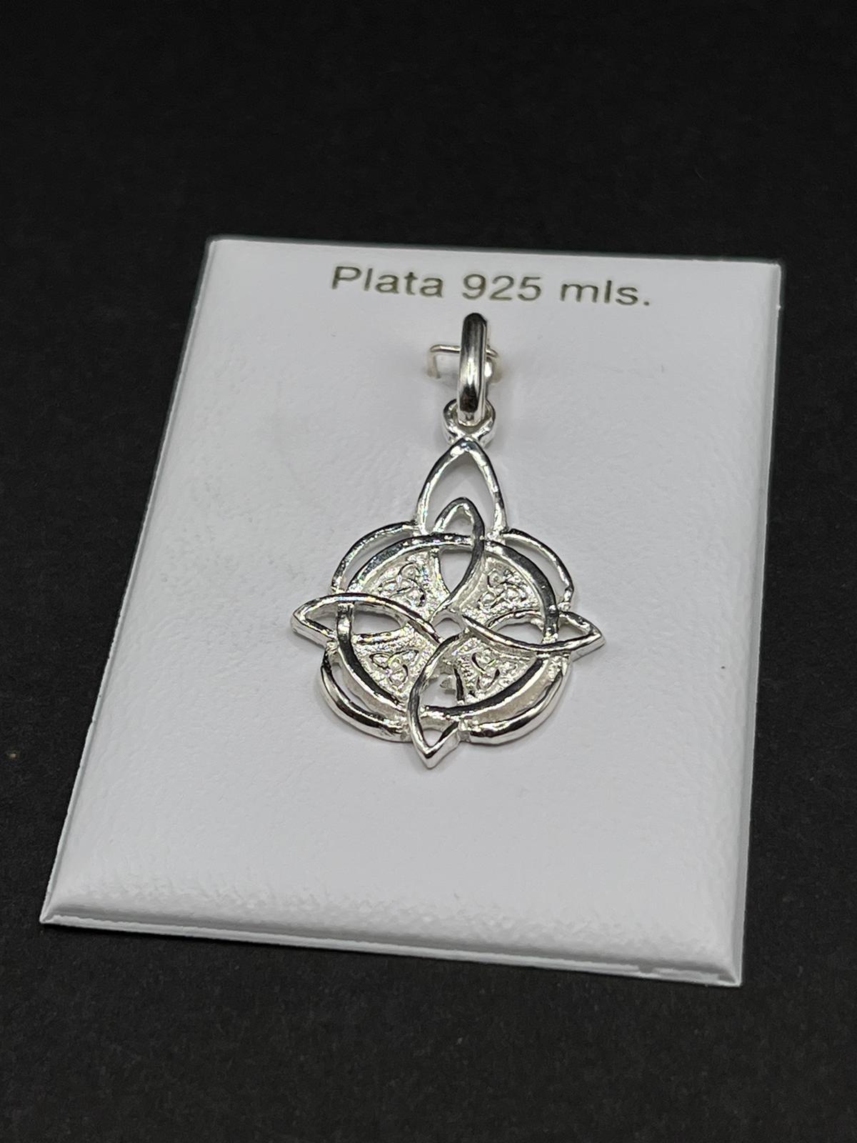 Colgante Nudo de Bruja Flor