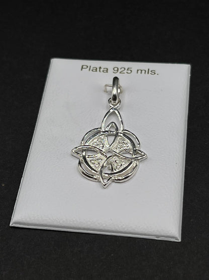 Colgante Nudo de Bruja Flor